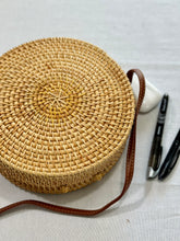 Load image into Gallery viewer, Vintage Round Purse