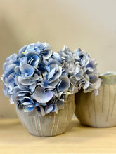 Load image into Gallery viewer, Seafoam Vase