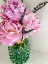 Load image into Gallery viewer, Emerald Beauty