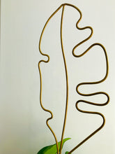 Load image into Gallery viewer, Golden Trellises
