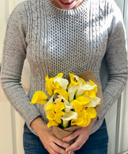 Load image into Gallery viewer, Extravagant Calla Lily Bouquet