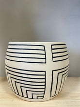 Load image into Gallery viewer, Lined Planter