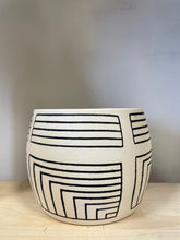 Load image into Gallery viewer, Lined Planter