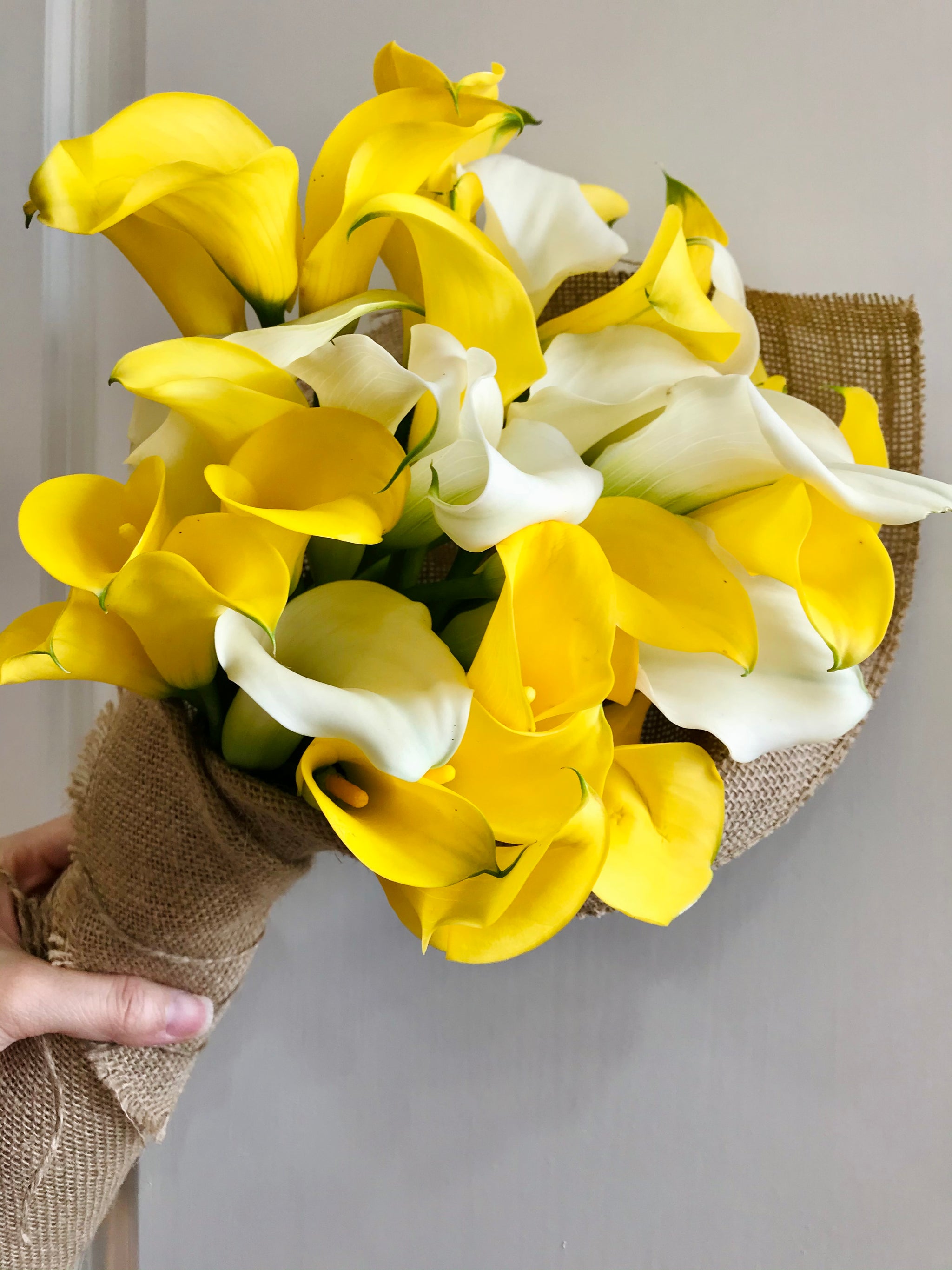 white and yellow calla lily bouquet Extravagant Calla Lily Bouquet – Happy Sunrize